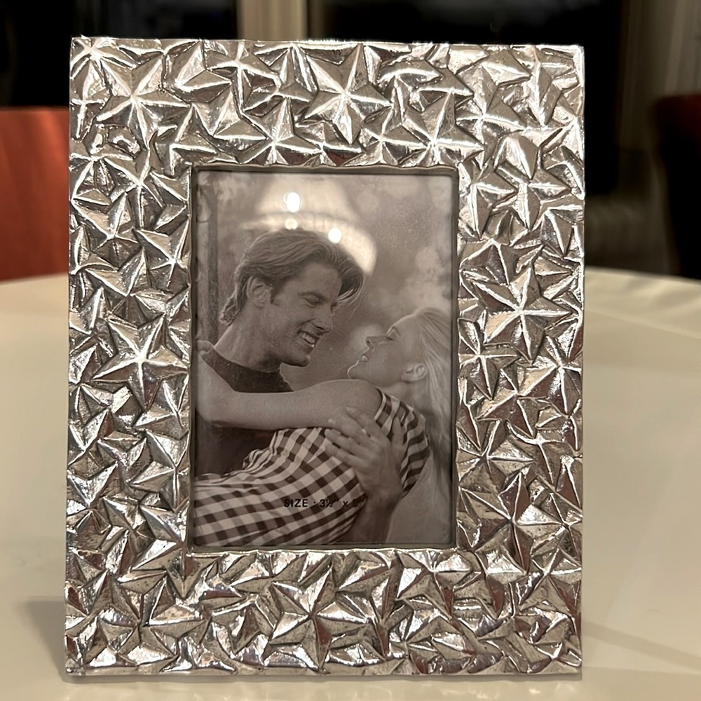 Gorgeous Silver Metal Star Frame 3.5x5